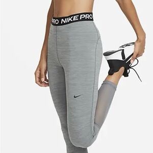 Nike Women's Gray Pro Leggings Large